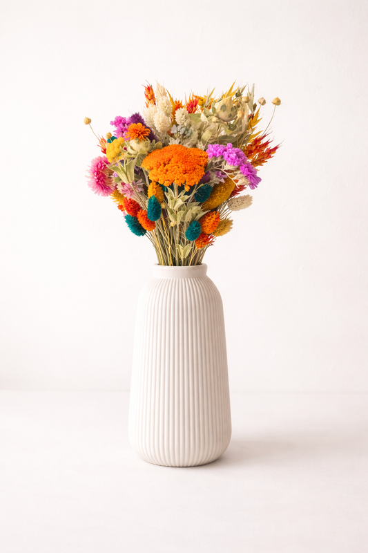 Bouquet de flores secas mix cores fundo branco